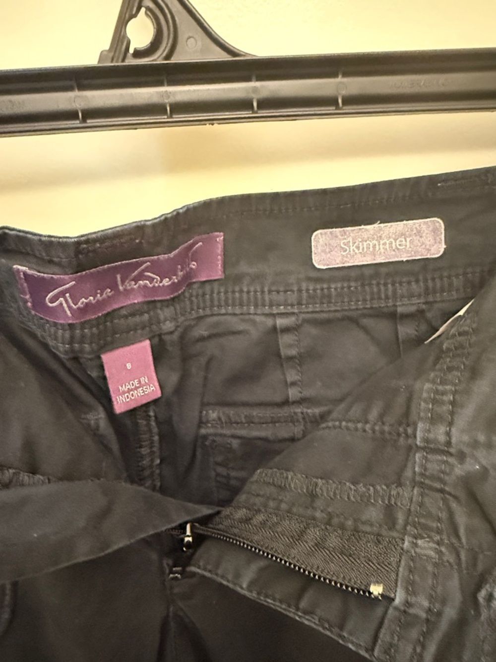 Gloria Vanderbilt Black Embroidered Rhinestone Cuffed Capri Pants - Picture 4 of 6